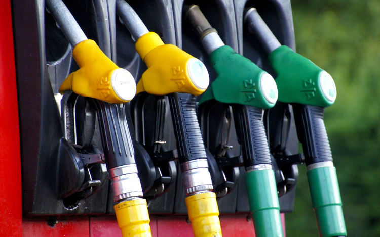 Orbán Viktor: a benzin és a gázolaj esetében is védett árat vezet be a kormány