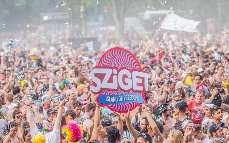 Rohamosan fogynak a Sziget jegyek