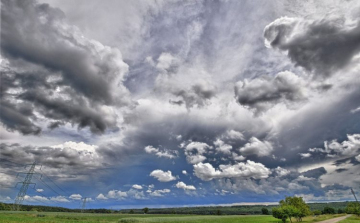 A kánikula után borús, esős idő várható az ünnepi hétvégén