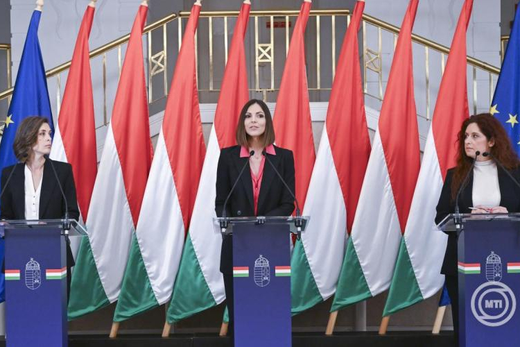 Kormányszóvivők: az agrárkamara, a Klebelsberg Központ és a magántőkealapok felülvizsgálatáról is döntött a kormány