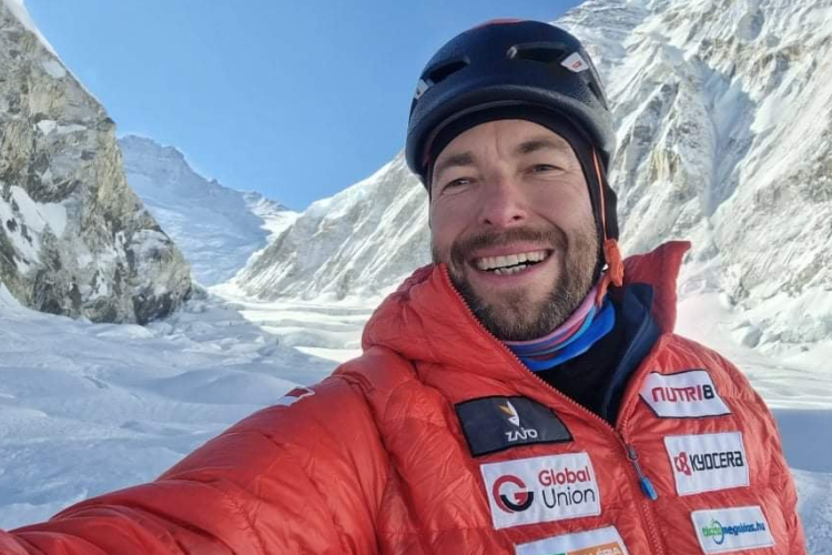 Suhajda Szilárd a Mount Everest megmászására készül oxigénpalack és teherhordók nélkül