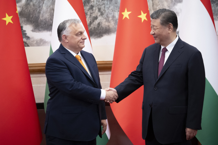 Az AKK engedélyezte a kínai devizakötvényt