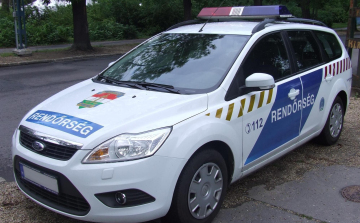 Ikreket hazudott külföldi partnerének egy nő, hogy pénzt csaljon ki tőle