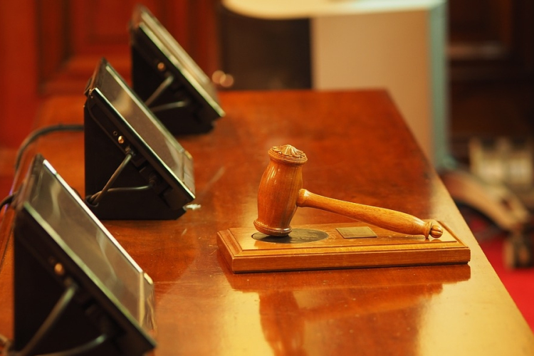 Gondozottak pénzét sikkasztotta el egy nővér Vasban