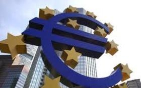 Még csökkenhet az euró- és a forintkamat is