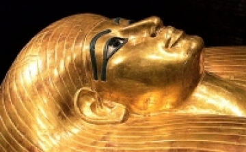 Öt, fáraók korabeli királyszoborfejet találtak Luxorban