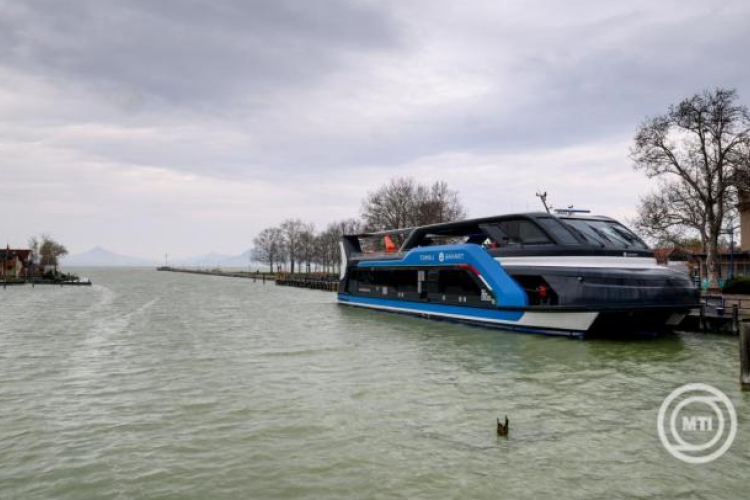 Megújul a fonyódi kikötő