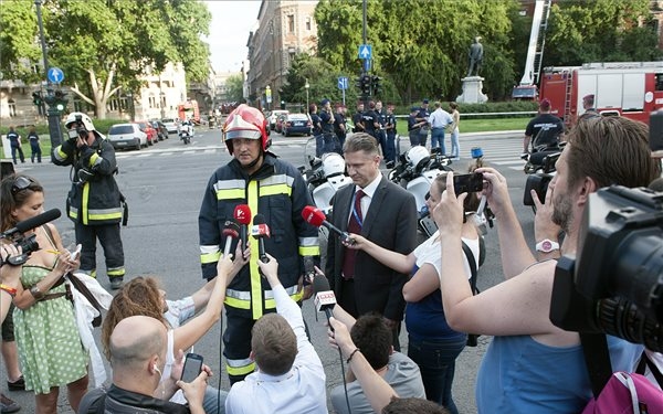 Andrássy úti tűz - Tűzoltó tábornok: a tűz összefügghet az építési munkával