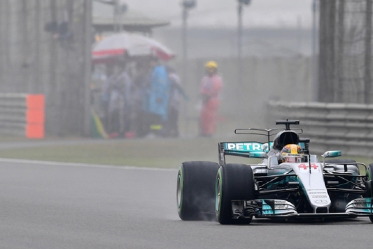 Kínai Nagydíj - Hamilton nyerte az időmérő edzést