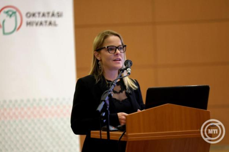 Balatoni Katalin: az iskola a tudásé, nem a politikáé