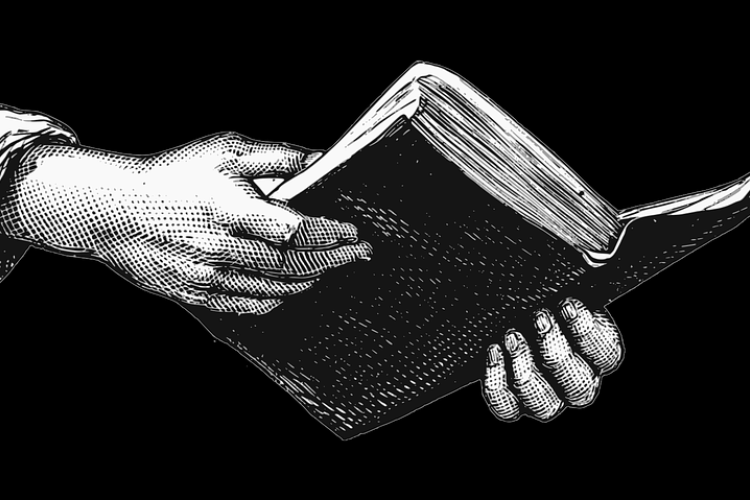 Több mint kétszáz éves biblia került a tiszaderzsi gyűjteménybe