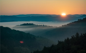 Meteorológia: az ország egyes részein 24-25 Celsius-fokkal van hidegebb, mint hétfőn