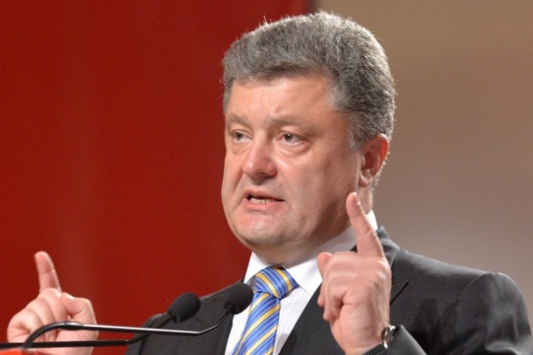 Porosenko: Kijev készen áll az országos hadiállapot bevezetésére