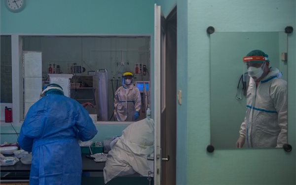 Levonulóban a megbetegedési hullám Oroszországban