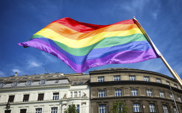 Budapestre utazik az egyenlőségért felelős EU-biztos, részt vesz a Pride-felvonuláson is