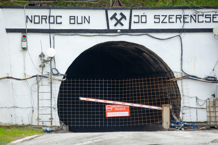 Parajd - Katasztrófavédelem: magyar szakértők segítenek a sóbányánál kialakult helyzet kezelésében