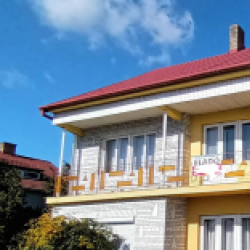 Pakson kertvárosi nagy családi ház eladó /Fotókért kattints a linkre!/