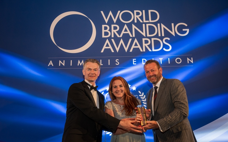 “Év Márkája” lett a FRONTLINE az 2019-2020-as World Branding Awards-on